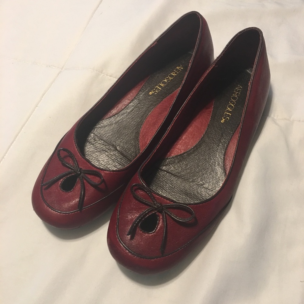 COPY - Aerosoles Red Printz Charming Flats size 8 EUC